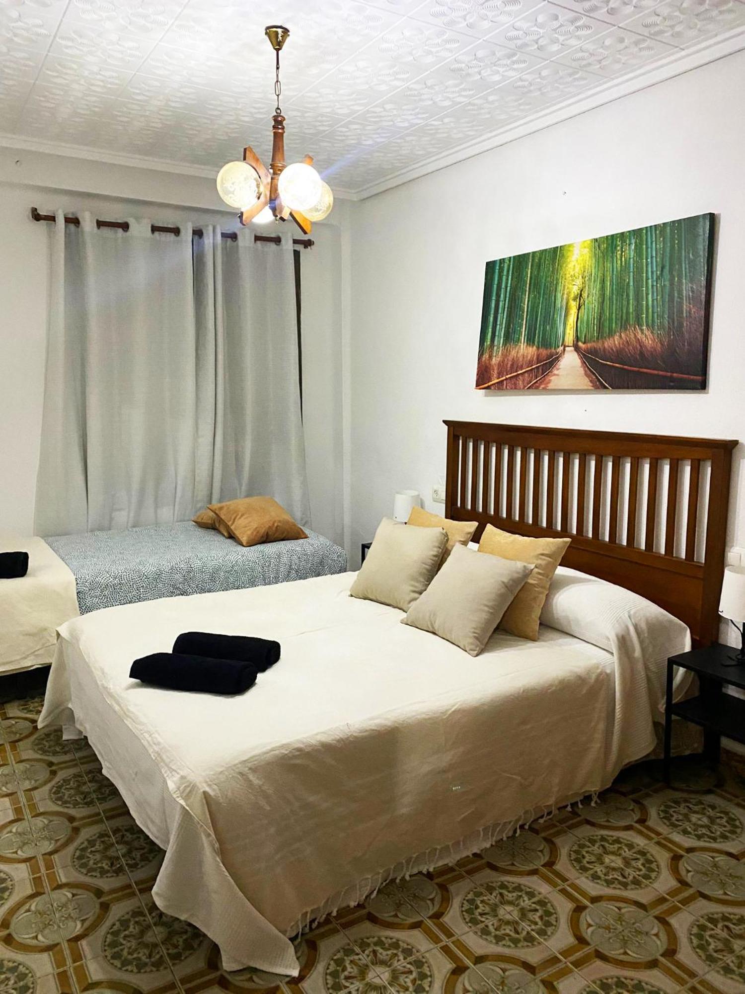 Valencia Well Located Shared Apartment Exterior foto